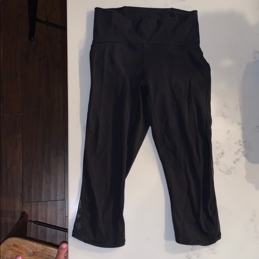 LULU LEMON LEGGINGS! cropped , in GREAT CONDITION